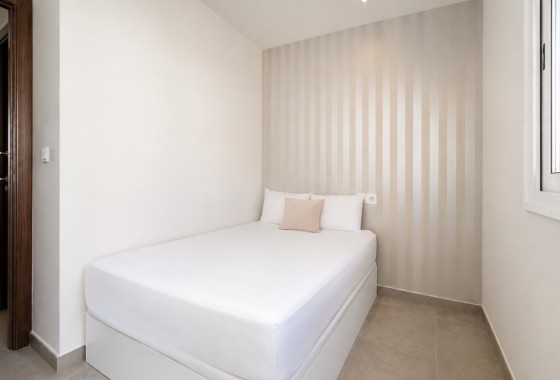 Segunda Mano - Apartamento - Torrevieja - Aguas nuevas 1