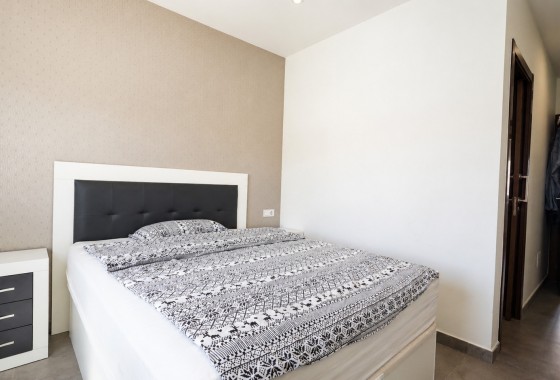 Segunda Mano - Apartamento - Torrevieja - Aguas nuevas 1
