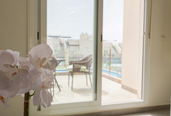 Segunda Mano - Apartamento - Torrevieja - Aguas nuevas 1
