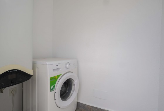 Segunda Mano - Apartamento - Torrevieja - Aguas nuevas 1