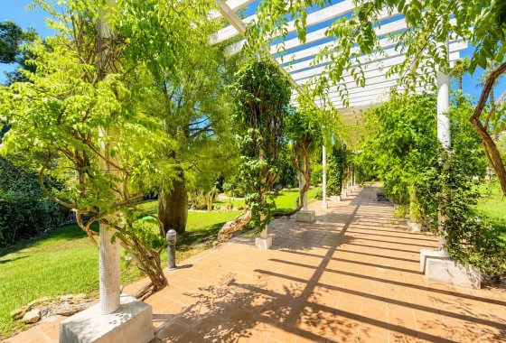 Resale - Detached Villa - Villamartin