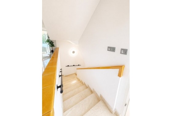 Resale - Detached Villa - Villamartin