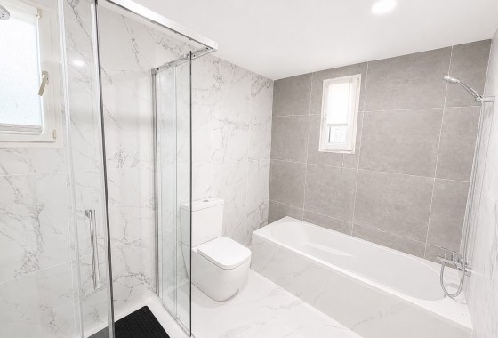 Resale - Detached Villa - Villamartin