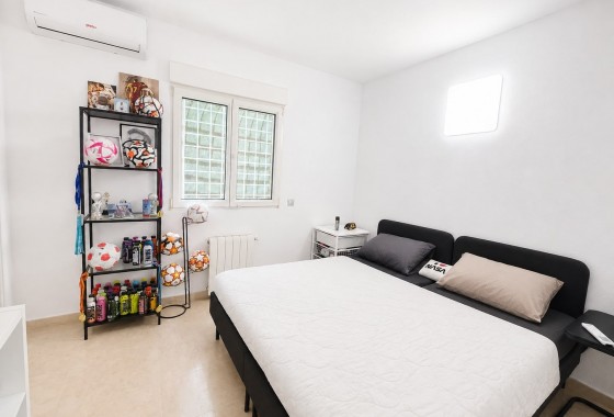 Resale - Detached Villa - Villamartin