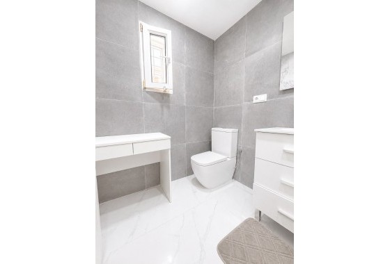 Resale - Detached Villa - Villamartin