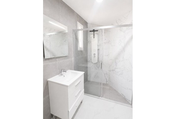 Resale - Detached Villa - Villamartin