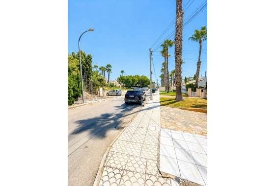 Resale - Detached Villa - Villamartin