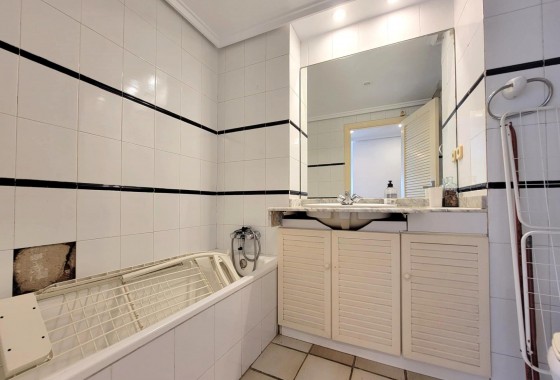 Revente - Appartement - Torrevieja - Playa De La Mata