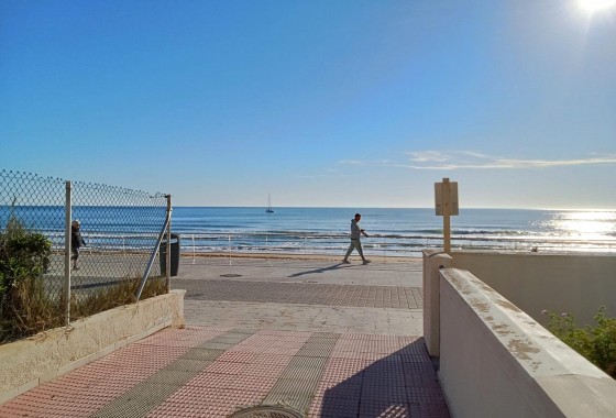Revente - Appartement - Torrevieja - Playa De La Mata