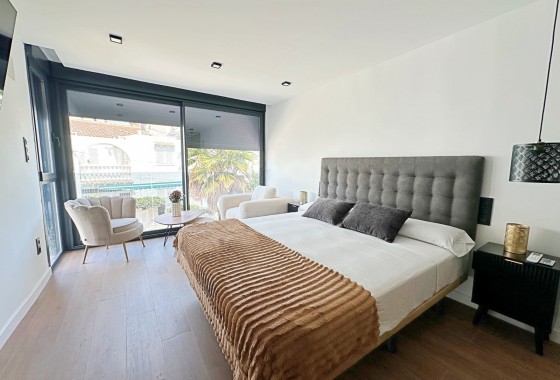 Segunda Mano - Adosado - Torrevieja - Torrevieja - Aguas Nuevas