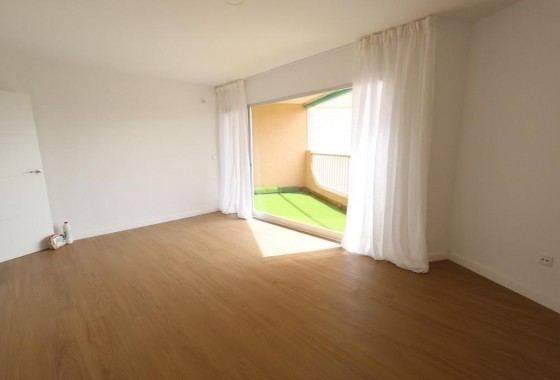 Resale - Apartment - Orihuela Costa - La Zenia