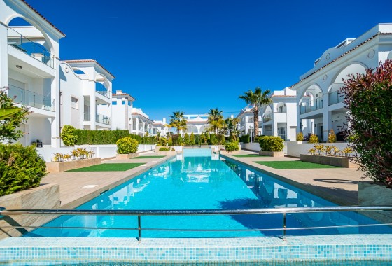 Segunda Mano - Chalet - CIUDAD QUESADA