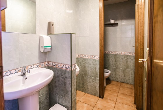 Revente - COMMERCIAL PROPERTY - TORREVIEJA - La Veleta