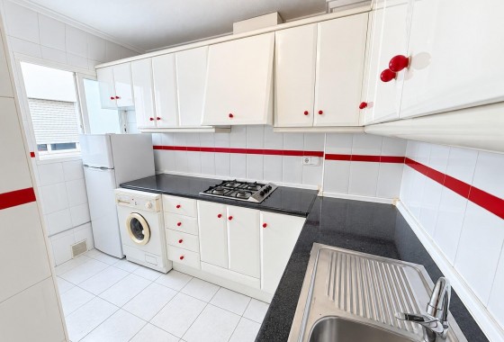 Resale - Apartment - Torrevieja - Estacion de autobuses