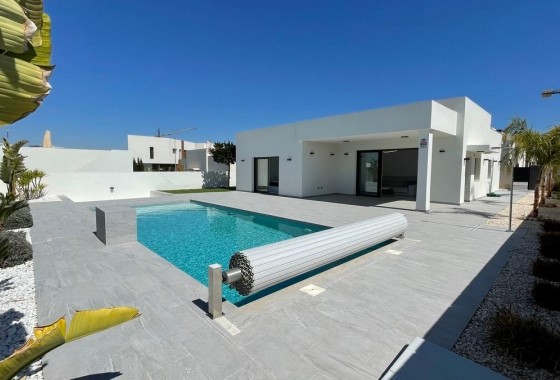 Obra nueva - Chalet - Rafal - polideportivo