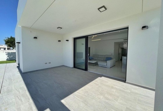 Obra nueva - Chalet - Rafal - polideportivo