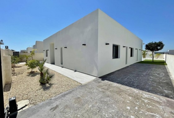 Obra nueva - Chalet - Rafal - polideportivo