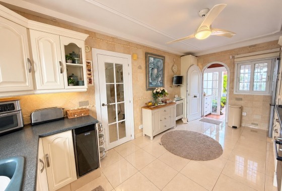 Resale - Detached Villa - Orihuela Costa