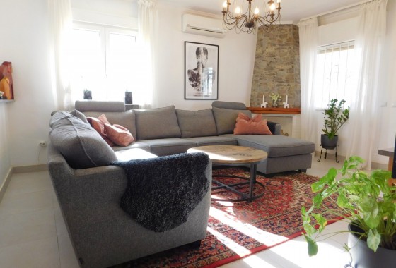 Revente - Semi - Detached Villa - Torrevieja - San Luis