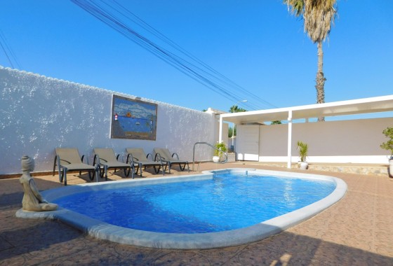 Revente - Semi - Detached Villa - Torrevieja - San Luis
