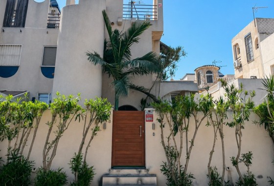 Revente - Maison mitoyenne - Torrevieja - La Siesta - El Salado -  Torreta