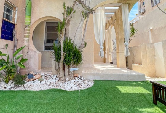 Revente - Maison mitoyenne - Torrevieja - La Siesta - El Salado -  Torreta