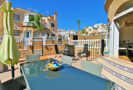 Resale - Townhouse - Villamartin