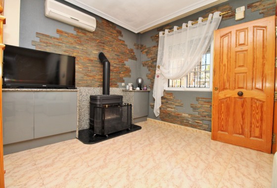 Resale - Townhouse - Villamartin
