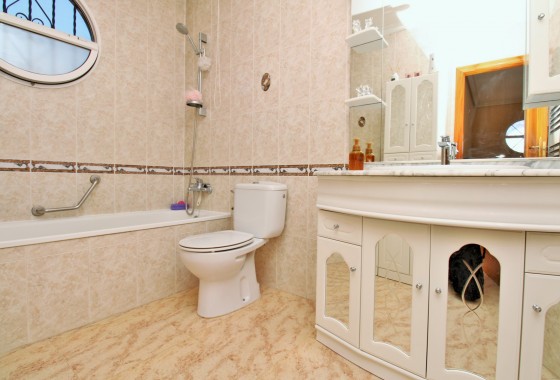 Resale - Townhouse - Villamartin