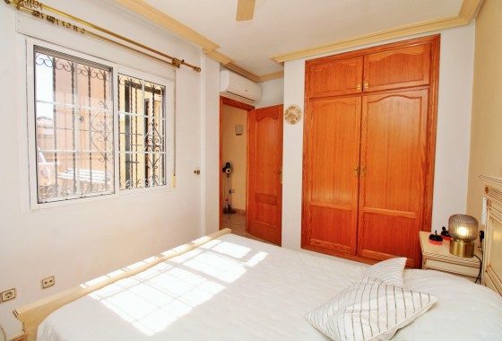 Resale - Townhouse - Villamartin