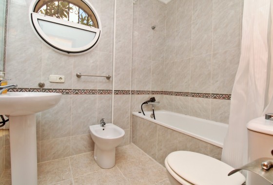 Resale - Detached Villa - Villamartin