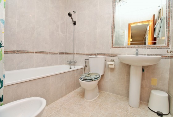 Resale - Detached Villa - Villamartin