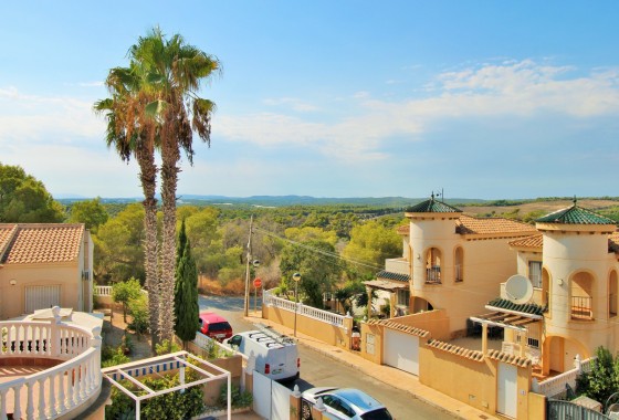 Resale - Detached Villa - Villamartin