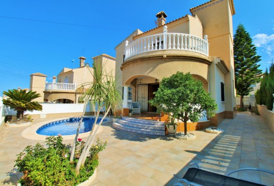 Resale - Detached Villa - Villamartin