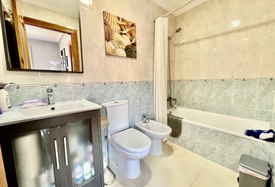 Resale - Apartment - Torrevieja - Centro