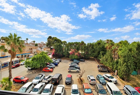 Resale - Apartment - Villamartin