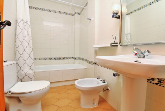 Resale - Apartment - Villamartin