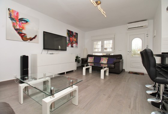 Resale - Townhouse - Villamartin