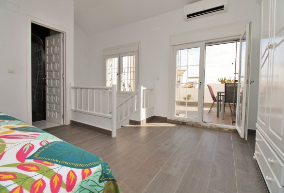 Resale - Townhouse - Villamartin