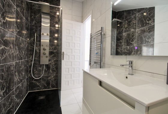 Resale - Townhouse - Villamartin