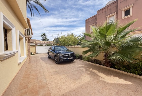 Revente - Villa - Orihuela Costa - Cabo Roig