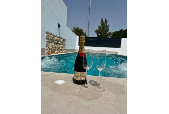 Resale - Detached Villa - Dolores