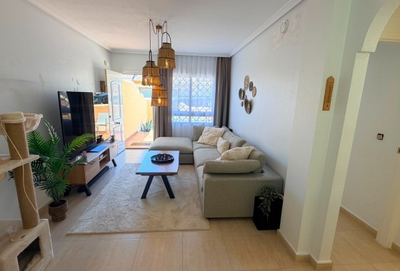 Resale - Townhouse - Los Montesinos - Urbanizacion montesol