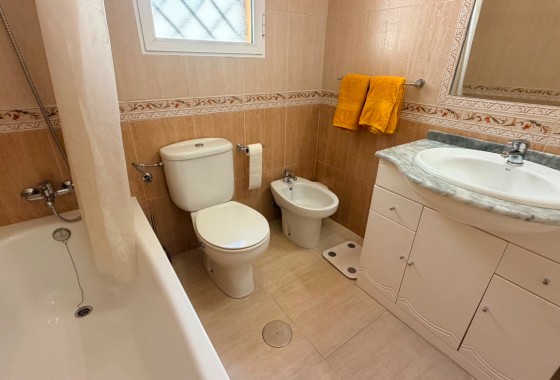 Resale - Townhouse - Los Montesinos - Urbanizacion montesol