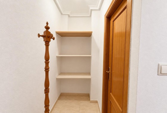 Resale - Studio apartment  - Torrevieja - Estacion de autobuses